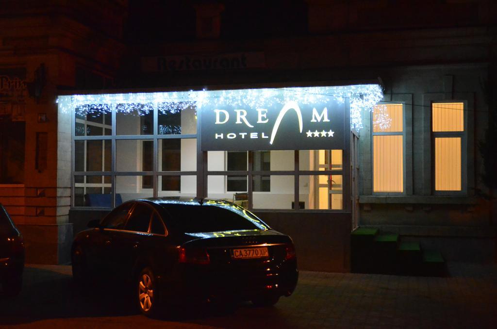 Dream Hotel Chişinău Esterno foto