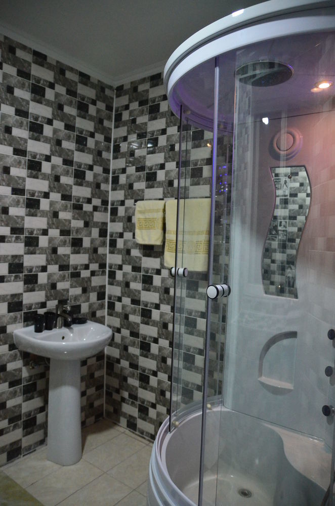 Dream Hotel Chişinău Esterno foto